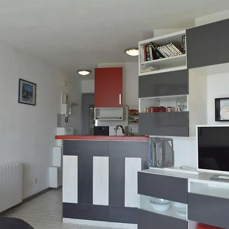 4 Pers, Cap D'agde, Proche Port - Fr-1-249-360 * Agde